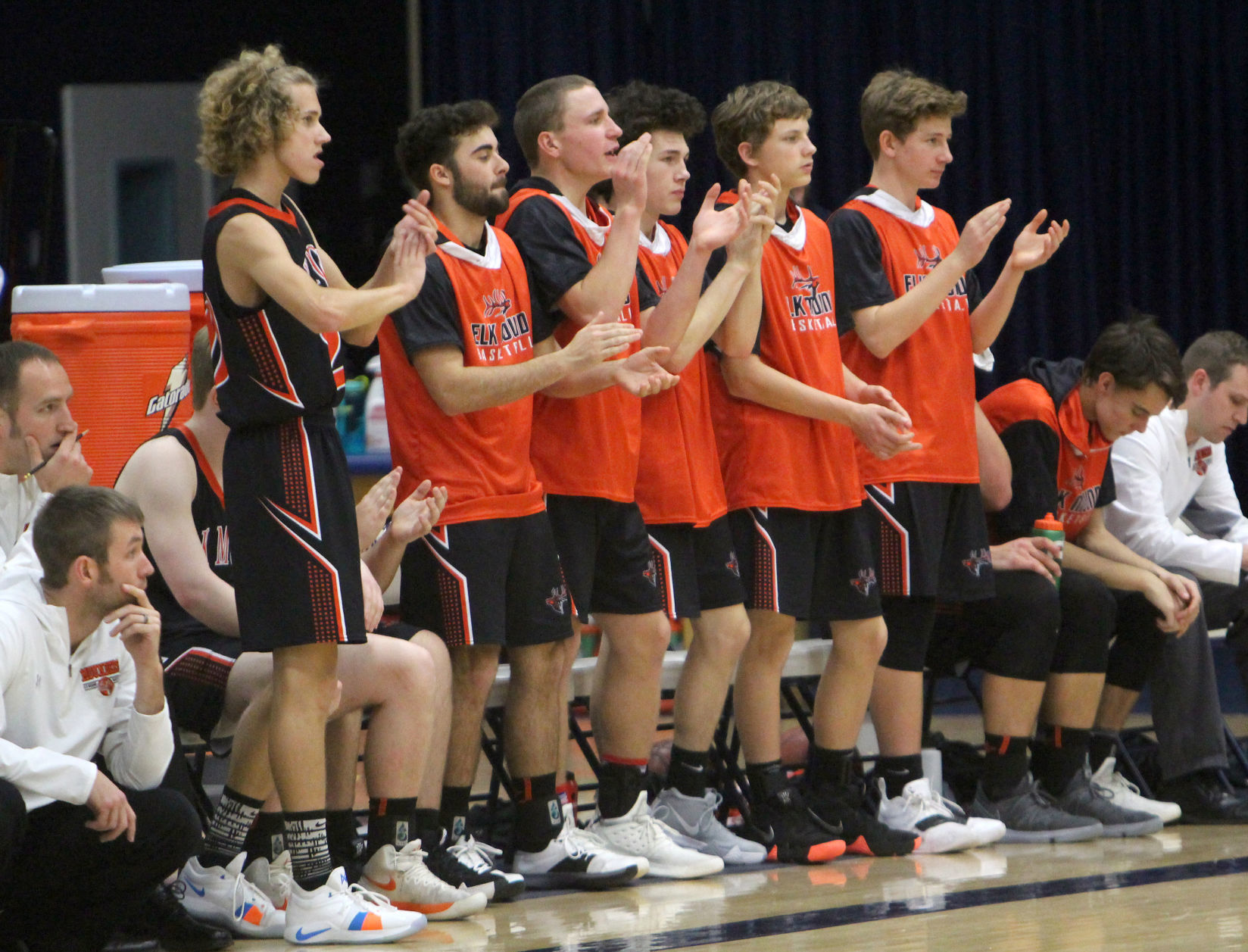 Elk Mound boys basketball vs Altoona 12-1-18
